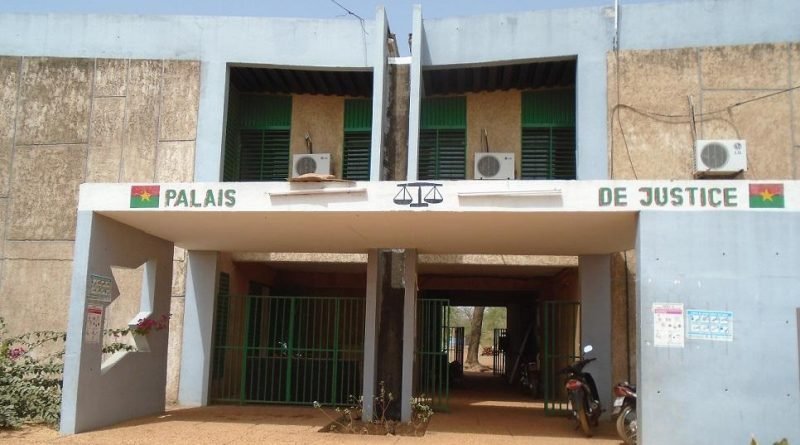 Bobo Dioulasso : l'ex directeur de l’audit interne de contrôle de gestion de la Sofitex condamné à 12 ans de prison fermes pour "vente illicite d'intrants" (sidwaya)